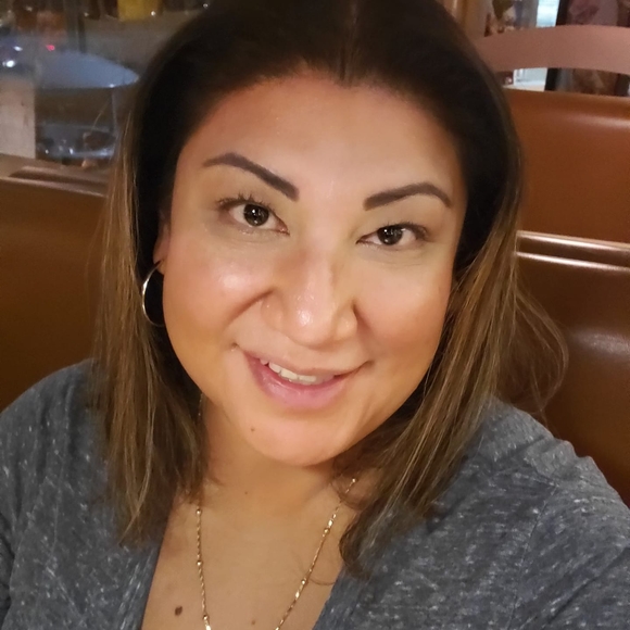 Meet your Posher, Ana - Picture 1 of 1